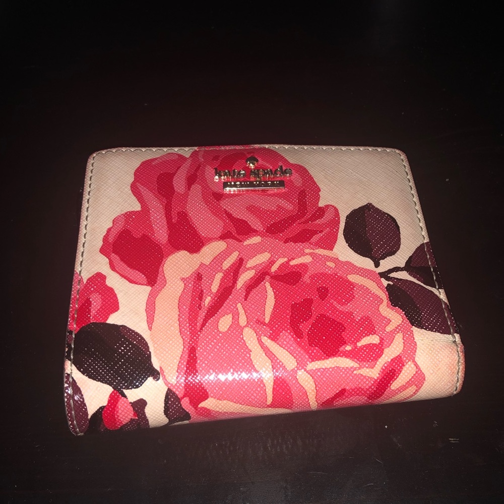 Kate Spade New York Cameron Roses wallet